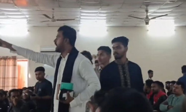 গোলাম আযম ও নিজামীকে স্বাধীনতার সূর্যসন্তান দাবি, এডওয়ার্ড কলেজে হট্টগোল