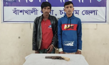 বাঁশখালীতে যৌথ অভিযানে আগ্নেয়াস্ত্রসহ গ্রেপ্তার ২