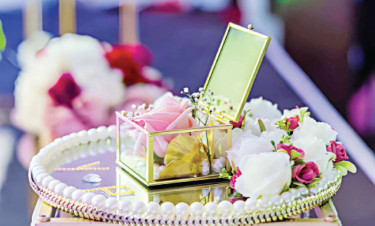 সাংসারিক শান্তির জন্য স্ত্রীর সঙ্গে বোঝাপড়া