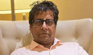 এখনো ডিবি কার্যালয়ে আনিস আলমগীর