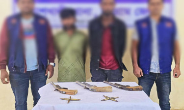চট্টগ্রামে তিনটি আগ্নেয়াস্ত্র ও ৮ রাউন্ড গুলি উদ্ধার, গ্রেপ্তার ২