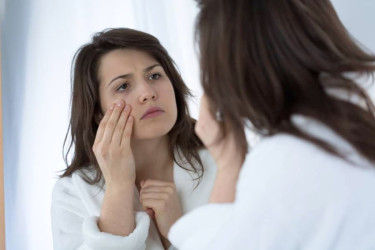 বয়স বাড়লে শরীরের কোন অঙ্গ প্রথম জানান দেয়