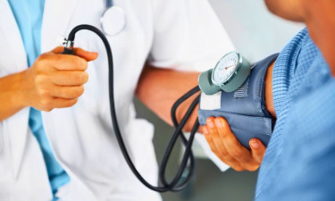 শীতে প্রেসার বাড়লে কী করবেন, জানালেন চিকিৎসক