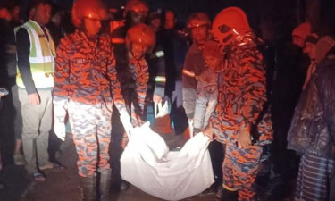 স্বামীর সঙ্গে মোটরসাইকেলে যাচ্ছিলেন, গাড়িচাপায় তরুণীর মৃত্যু