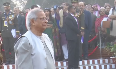 জাতীয় স্মৃতিসৌধে প্রধান উপদেষ্টার শ্রদ্ধা নিবেদন