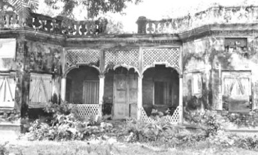 শ্রীমঙ্গলে ৩০০ বছরের জমিদারবাড়ি পরিত্যক্ত