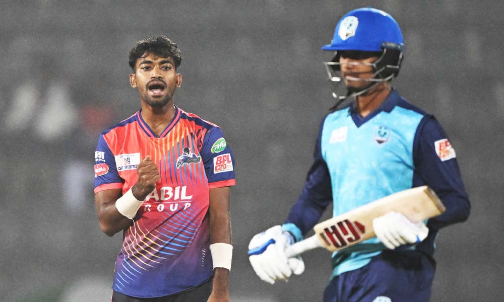 রিপনের দুর্দান্ত বোলিংয়ের তোপে ১২৪ রানে থেমেছে নোয়াখালী