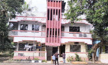 খালেদা জিয়ার মৃত্যুতে শোকস্তব্ধ ফেনী, পৈতৃক বাড়িতে কোরআন খতম
