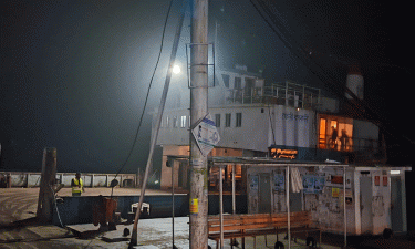 ঘন কুয়াশায় শরীয়তপুর-চাঁদপুর নৌ রুটে ফেরি চলাচল বন্ধ