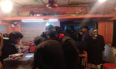 নৈশপ্রহরীকে বেঁধে রেখে স্বর্ণের দোকানে ডাকাতি