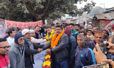 ভোলাহাটে আ. লীগের অর্ধশতাধিক নেতাকর্মীর বিএনপিতে যোগদান