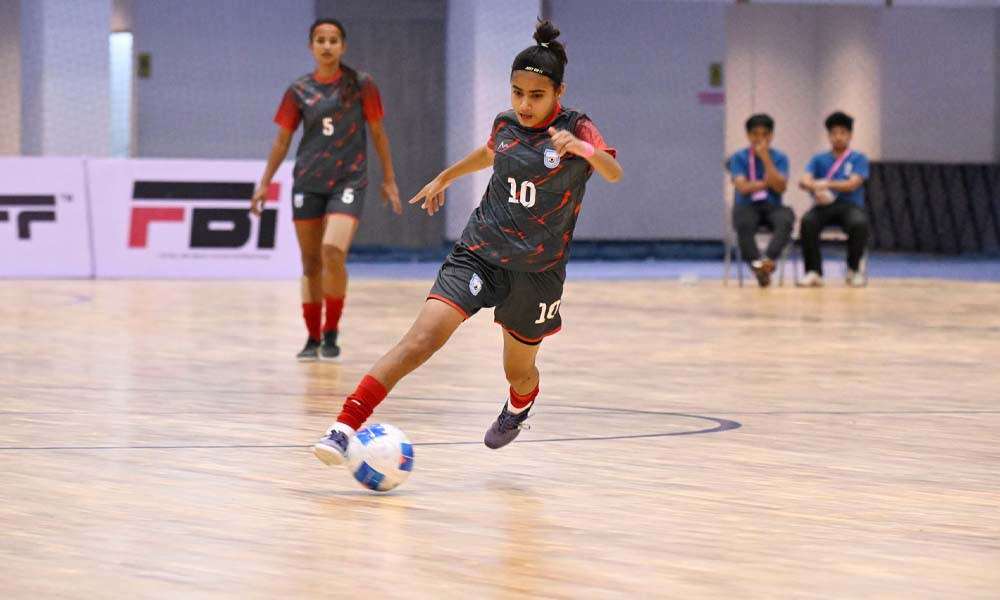 নেপালকে উড়িয়ে শিরোপার দৌড়ে বাংলাদেশ