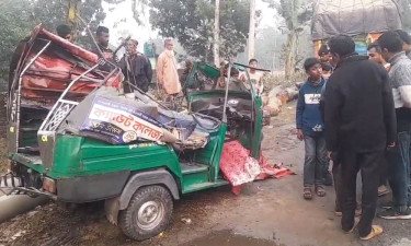 পঞ্চগড়ে ট্রাক-থ্রি হুইলারের মুখোমুখি সংঘর্ষ, নিহত ২