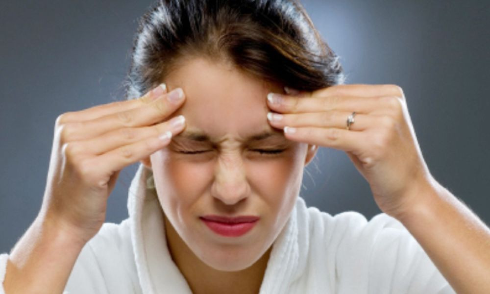 মাথা ব্যথা নাকি মাইগ্রেন, কিভাবে বুঝবেন