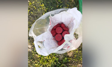 চাঁপাইনবাবগঞ্জে ৮টি ককটেলসদৃশ বস্তু উদ্ধার