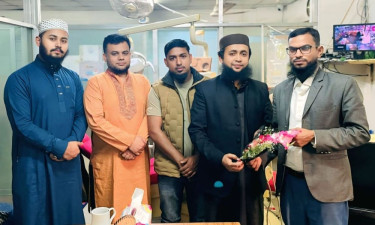 এমপিএইচ ডিগ্রি অর্জনে লালমাই বসুন্ধরা শুভসংঘের সভাপতিকে ফুলেল শুভেচ্ছা
