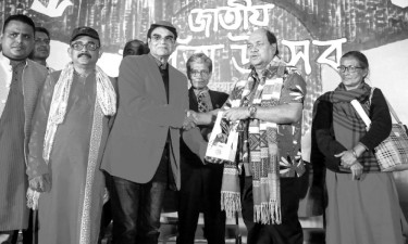 ফ্যাসিবাদের কলঙ্কিত অধ্যায় থেকে জাতিকে মুক্ত করতে কবিরা সৈনিক