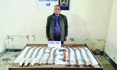বরগুনায় দেশীয় অস্ত্রসহ আওয়ামী লীগ নেতা আটক
