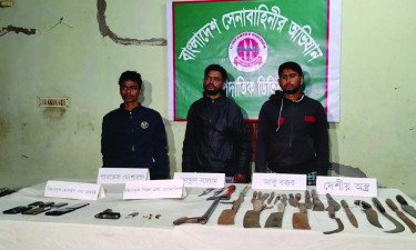 বগুড়ায় পিস্তল ও দেশীয় অস্ত্রসহ বিএনপির তিন কর্মী গ্রেপ্তার