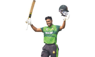 সেঞ্চুরিতে রাঙালেন আকবর-আফিফ