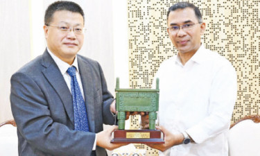 প্রধানমন্ত্রীকে চীন সফরের আমন্ত্রণ