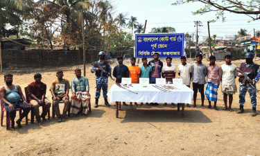 সোনাদিয়ায় অস্ত্রসহ ‘জাহাঙ্গীর বাহিনীর’ প্রধান গ্রেপ্তার, ৪ জেলে উদ্ধার