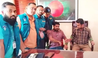 ঘুষের টাকাসহ উপজেলা প্রকল্প কর্মকর্তা ও তার কার্য সহকারী আটক