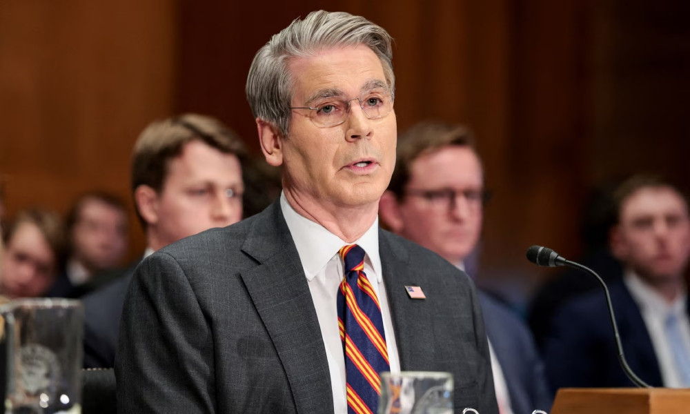 রাতে ইরানের ওপর এযাবৎকালের ‘বৃহত্তম বোমাবর্ষণ’ : স্কট বেসেন্ট