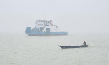দৌলতদিয়া-পাটুরিয়ায় ফেরি চলাচল স্বাভাবিক