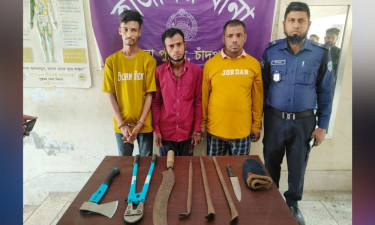 চাঁদপুরে অস্ত্রসহ ডাকাতচক্রের ৩ সদস্য গ্রেপ্তার