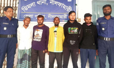 তিস্তা থেকে অবৈধভাবে পাথর উত্তোলন, গ্রেপ্তার ৫