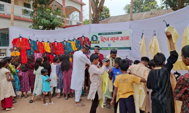 সৈয়দপুরে এক টাকায় মিলল ঈদের নতুন জামা