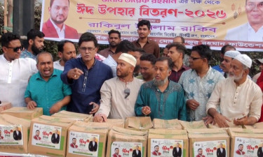 নারায়ণগঞ্জে ৮ হাজার পরিবার পেল প্রধানমন্ত্রীর ঈদ উপহার