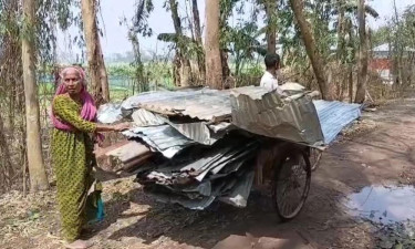 ঝড়ে উড়ে গেছে ঘরবাড়ির চালের টিন, চাষিরা পাবেন কৃষিসামগ্রী