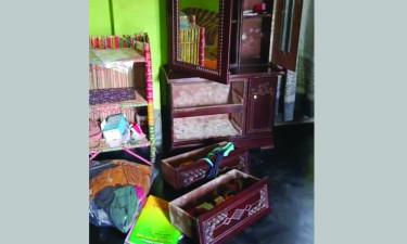 কালিহাতীতে ব্যবসায়ীর বাড়িতে চুরি, জনমনে আতঙ্ক