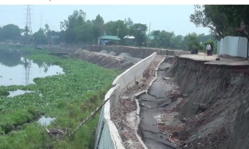 গাজীপুরে উদ্বোধনের আগেই ধসে পড়ল সড়ক