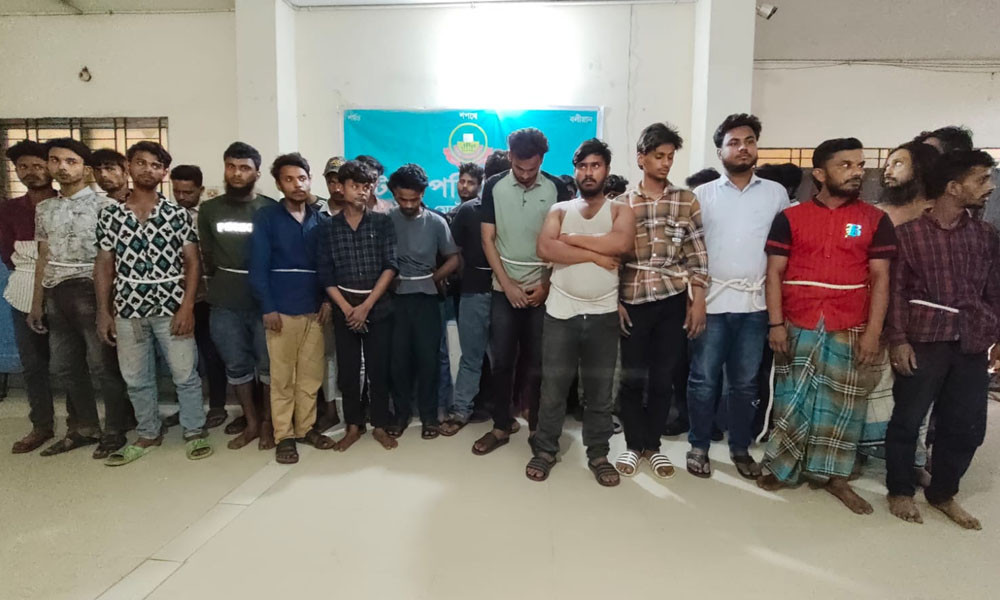 জমজমাট মাদকের কারবার, এসপির নির্দেশ উপেক্ষিত