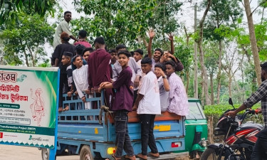 ঈদের ছুটিতে পর্যটকের ঢল, প্রাণচাঞ্চল্যে মুখর মৌলভীবাজার