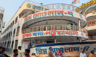 পটুয়াখালীতে লঞ্চ-ট্রলার সংঘর্ষে নিহত ২, আওলাদ-৭ লঞ্চের রুট পারমিট স্থগিত