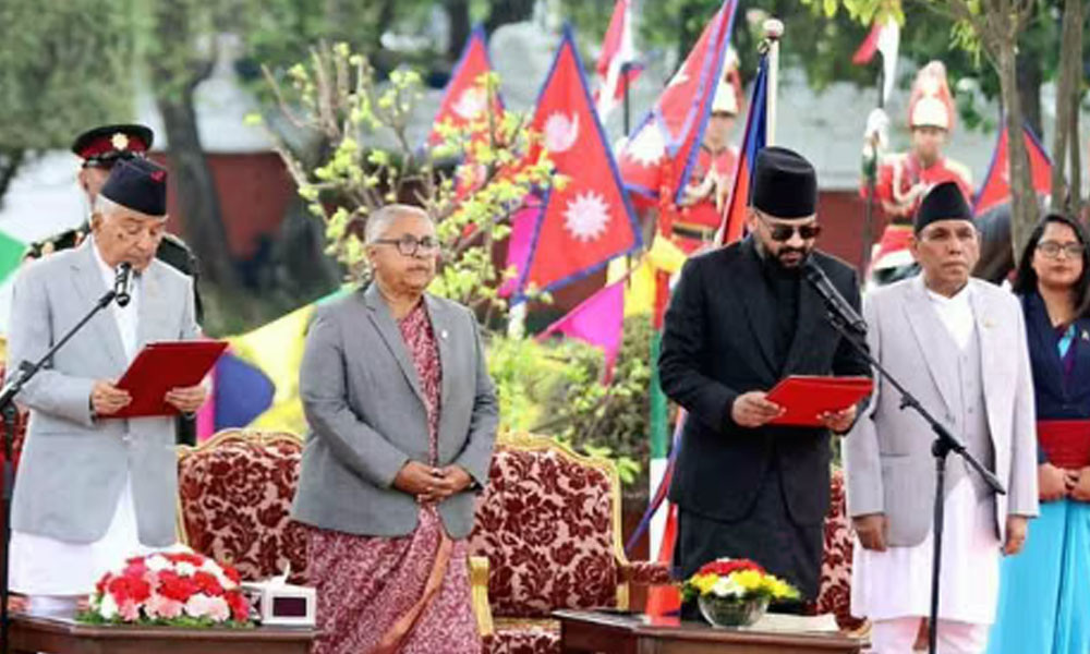 শপথ গ্রহণ করলেন নেপালের সর্বকনিষ্ঠ প্রধানমন্ত্রী