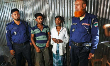 অবৈধভাবে তেল মজুদ করায় বাবা-ছেলে গ্রেপ্তার