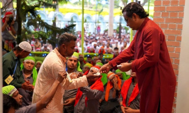 সদরপুরে অসচ্ছল জাকেরদের স্বাবলম্বী করতে পুঁজি সহায়তা