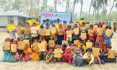 লালমনিরহাটে বসুন্ধরা শুভসংঘের শিক্ষাসামগ্রী পেল সুবিধাবঞ্চিত অর্ধশতাধিক শিশু