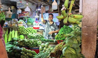 চট্টগ্রামে কাঁচাবাজারে দামে অস্বস্তি, মাছ মাংসের বাজারও চড়া