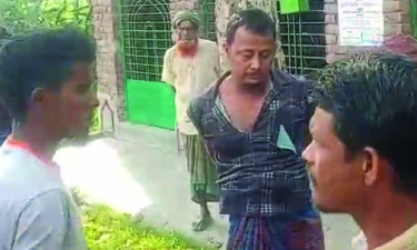 অসুস্থ জামালকে চোর সন্দেহে গাছে বেঁধে নির্যাতন
