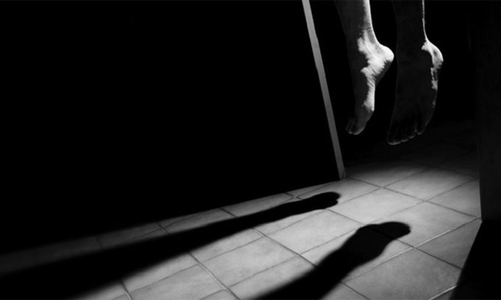 ইডেনের কম্পিউটার অপারেটরের ঝুলন্ত মরদেহ উদ্ধার