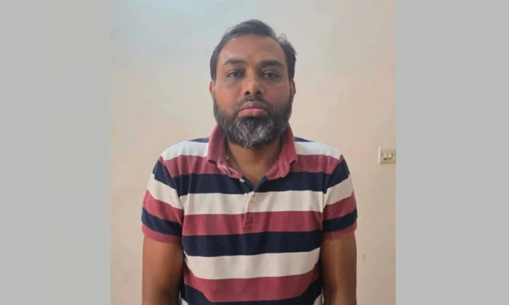 সাবেক স্বরাষ্ট্রমন্ত্রীর ভাগনে ‘ক্যাশিয়ার শাহীন’ গ্রেপ্তার