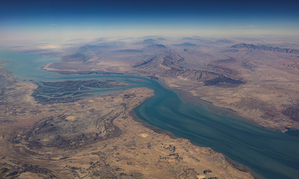 যুদ্ধবিরতি লঙ্ঘন ইসরায়েলের, হরমুজে জাহাজ চলাচল স্বাভাবিকে অনিশ্চিয়তা