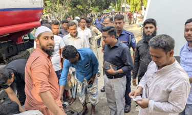 মাদারীপুরে প্রশাসনের উদ্যোগে ১২ হাজার লিটার ডিজেল পেলেন কৃষকরা