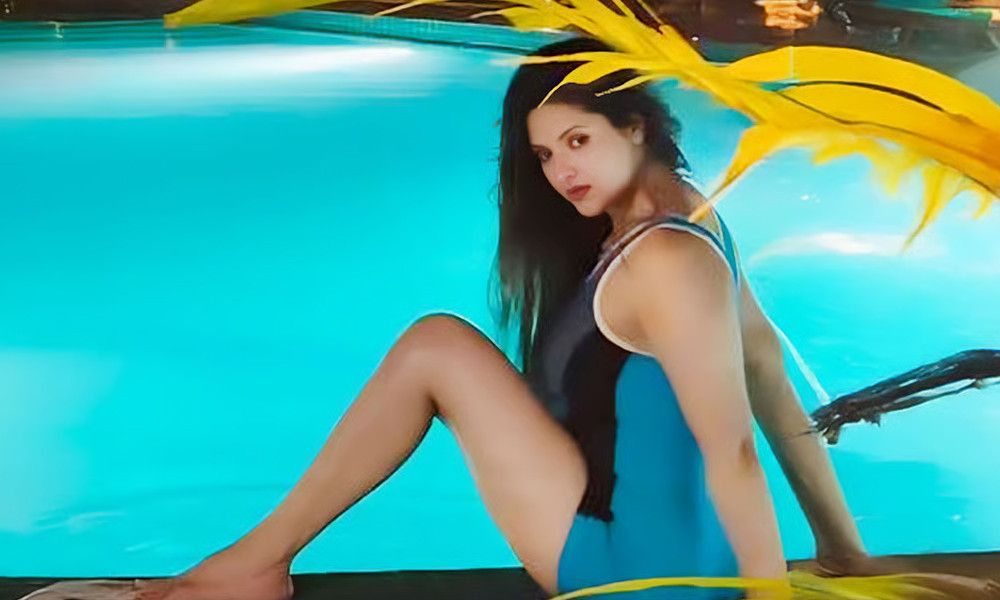 চমকে দিলেন পরীমনি, ভক্ত লিখেছেন ‘বাংলার লেডি সুপারস্টার’